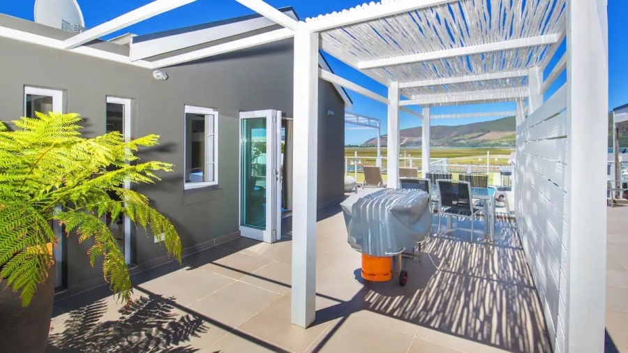 To Let 1 Bedroom Property for Rent in Thesen Islands Western Cape
